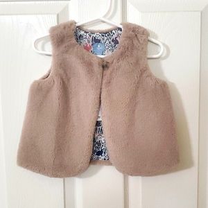 NWT Baby Gap Girls Super Soft Faux Fur Vest 12-18 Months